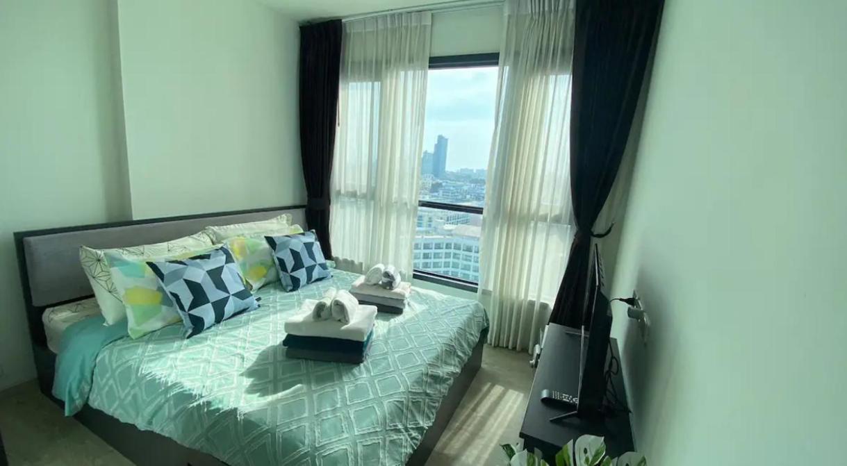 The Base Quiet King-bed With Infinity Pool & Free Netflix! Apartemen Pattaya