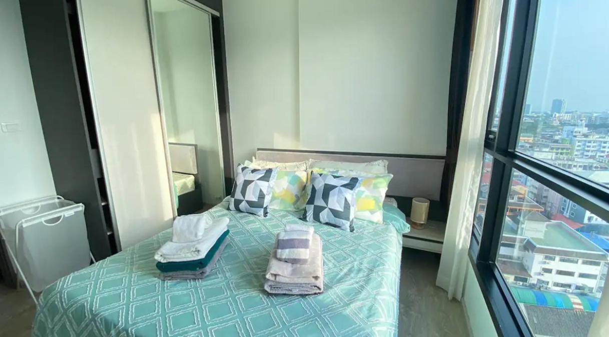 Apartemen The Base Quiet King-bed With Infinity Pool & Free Netflix!