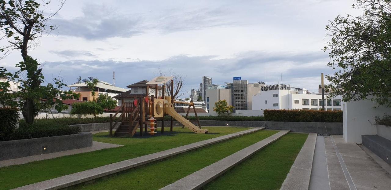 The Base Quiet King-bed With Infinity Pool & Free Netflix! Apartemen *