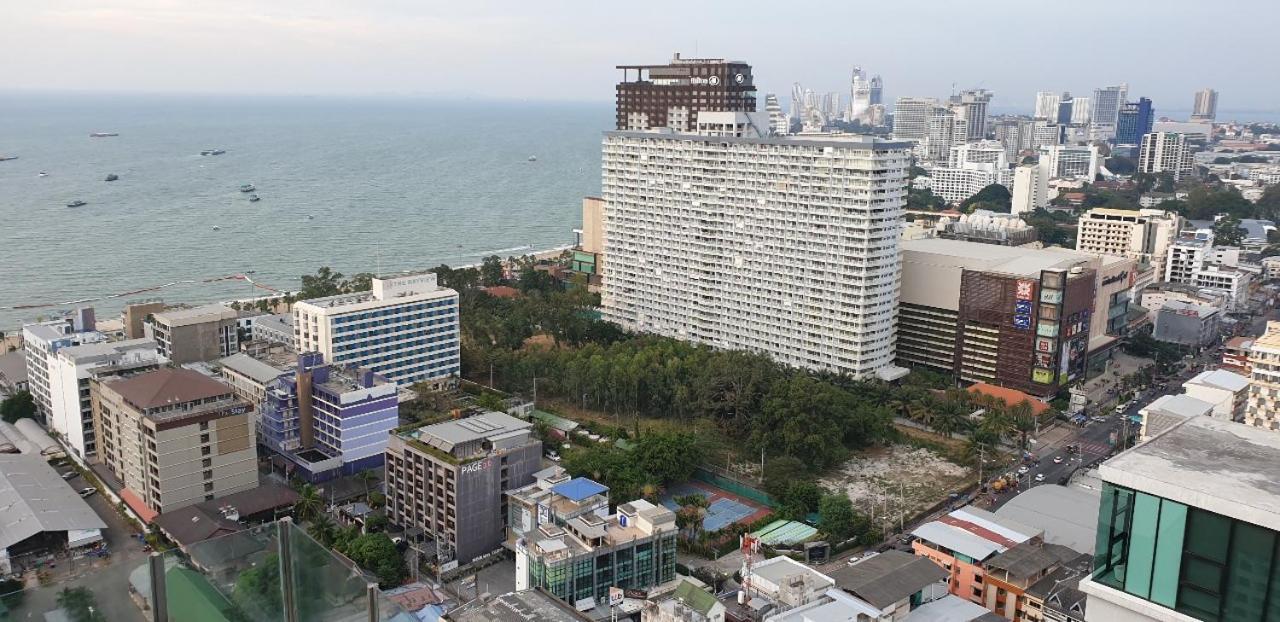 Apartemen The Base Quiet King-bed With Infinity Pool & Free Netflix!