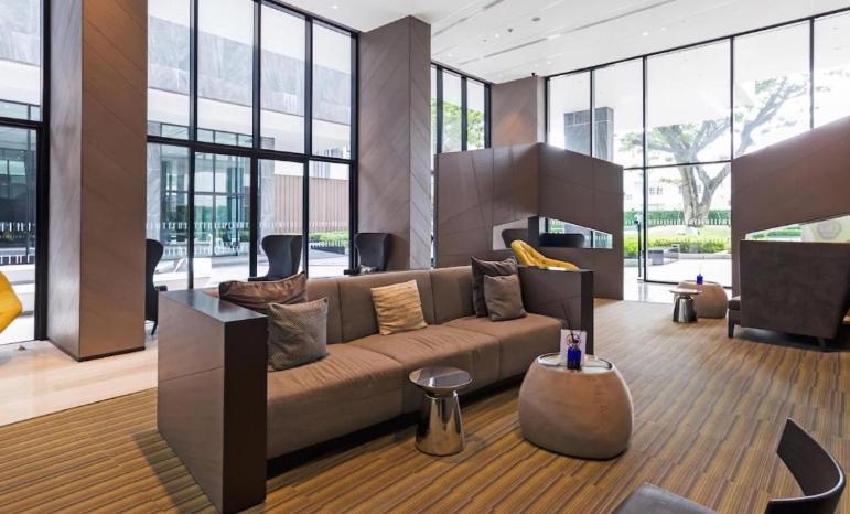 The Base Quiet King-bed With Infinity Pool & Free Netflix! Apartemen