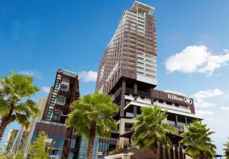 Apartemen The Base Quiet King-bed With Infinity Pool & Free Netflix!
